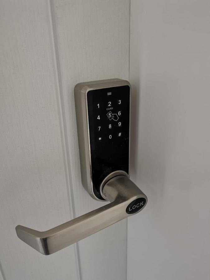 Seafront Suites - Close To Beach, Train Station & Southend Airport Сътън он Сий Екстериор снимка