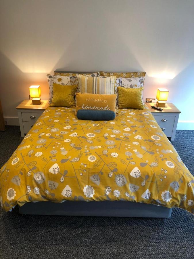Seafront Suites - Close To Beach, Train Station & Southend Airport Сътън он Сий Екстериор снимка