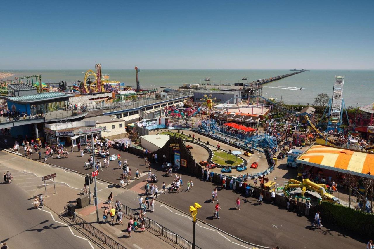 Seafront Suites - Close To Beach, Train Station & Southend Airport Сътън он Сий Екстериор снимка