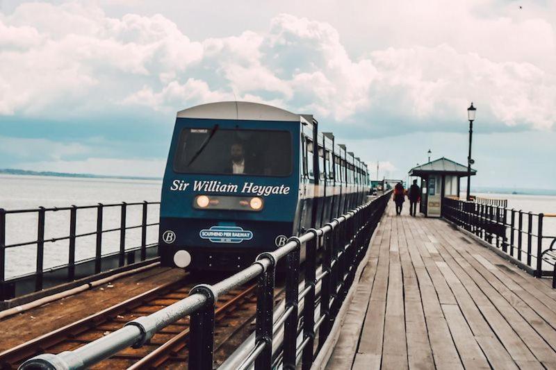 Seafront Suites - Close To Beach, Train Station & Southend Airport Сътън он Сий Екстериор снимка