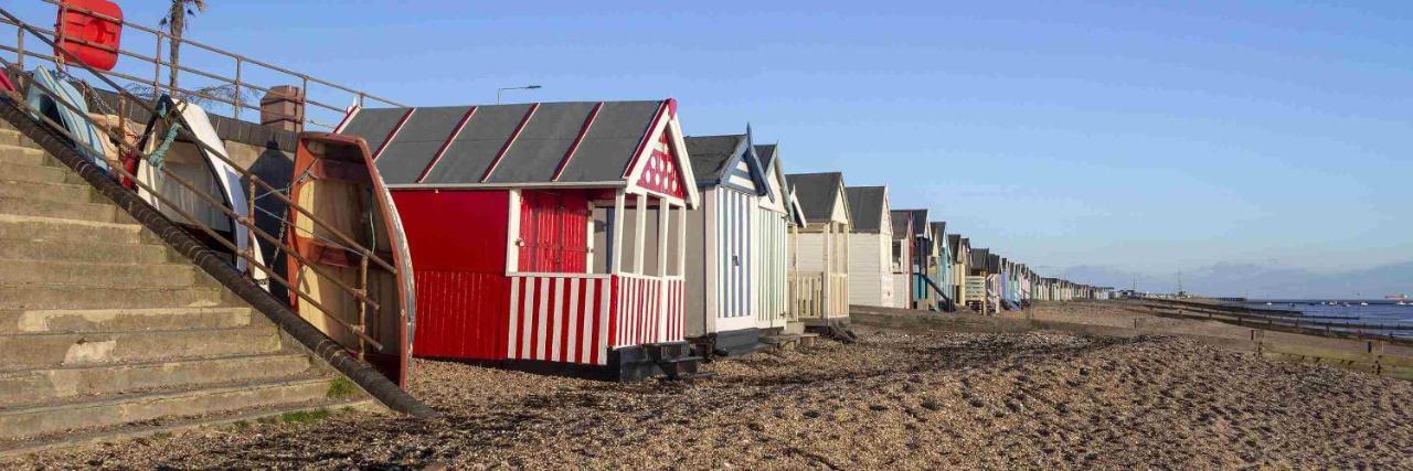 Seafront Suites - Close To Beach, Train Station & Southend Airport Сътън он Сий Екстериор снимка